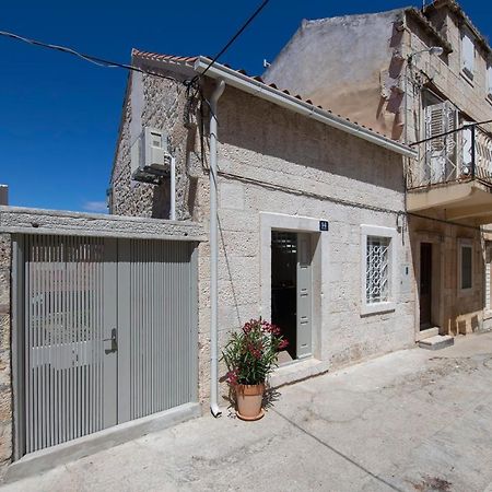 Studio Apartment Vicencina فيس المظهر الخارجي الصورة